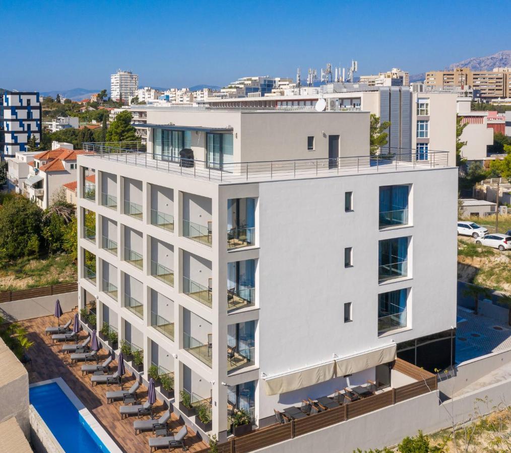 Ellure Luxury Suites Split Exterior photo